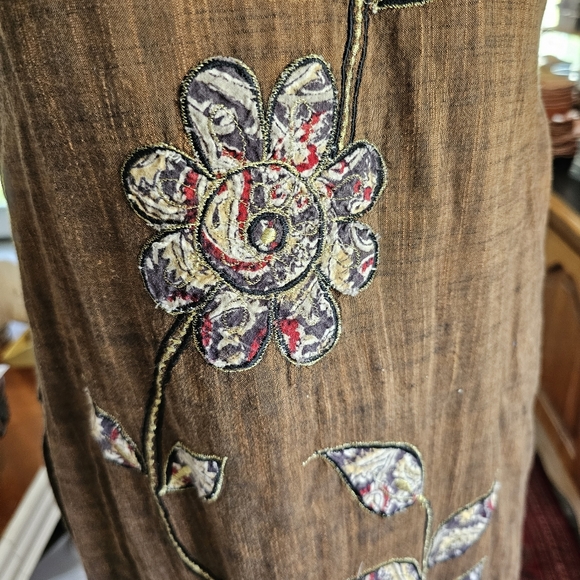Brown embroidered and appliqued tunic top with slit sides for easy walking - Picture 4 of 5